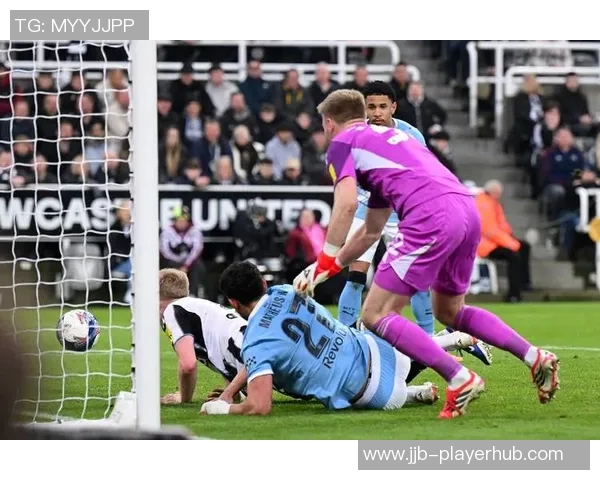 足总杯激战巴萨凭神扑绝杀曼城全场沸腾解析